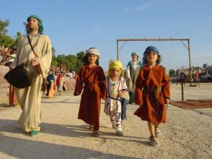 Bambini in costume d'epoca